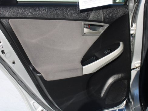 Used 2013 Toyota Prius Two image 12