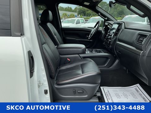 Used 2020 Nissan Titan PRO-4X w/ Pro-4x Convenience Package AWD/4WD image 9