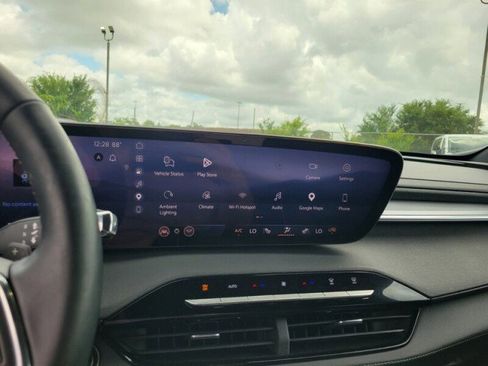 Used 2025 Buick Enclave Sport Touring w/ Power Package FWD image 19