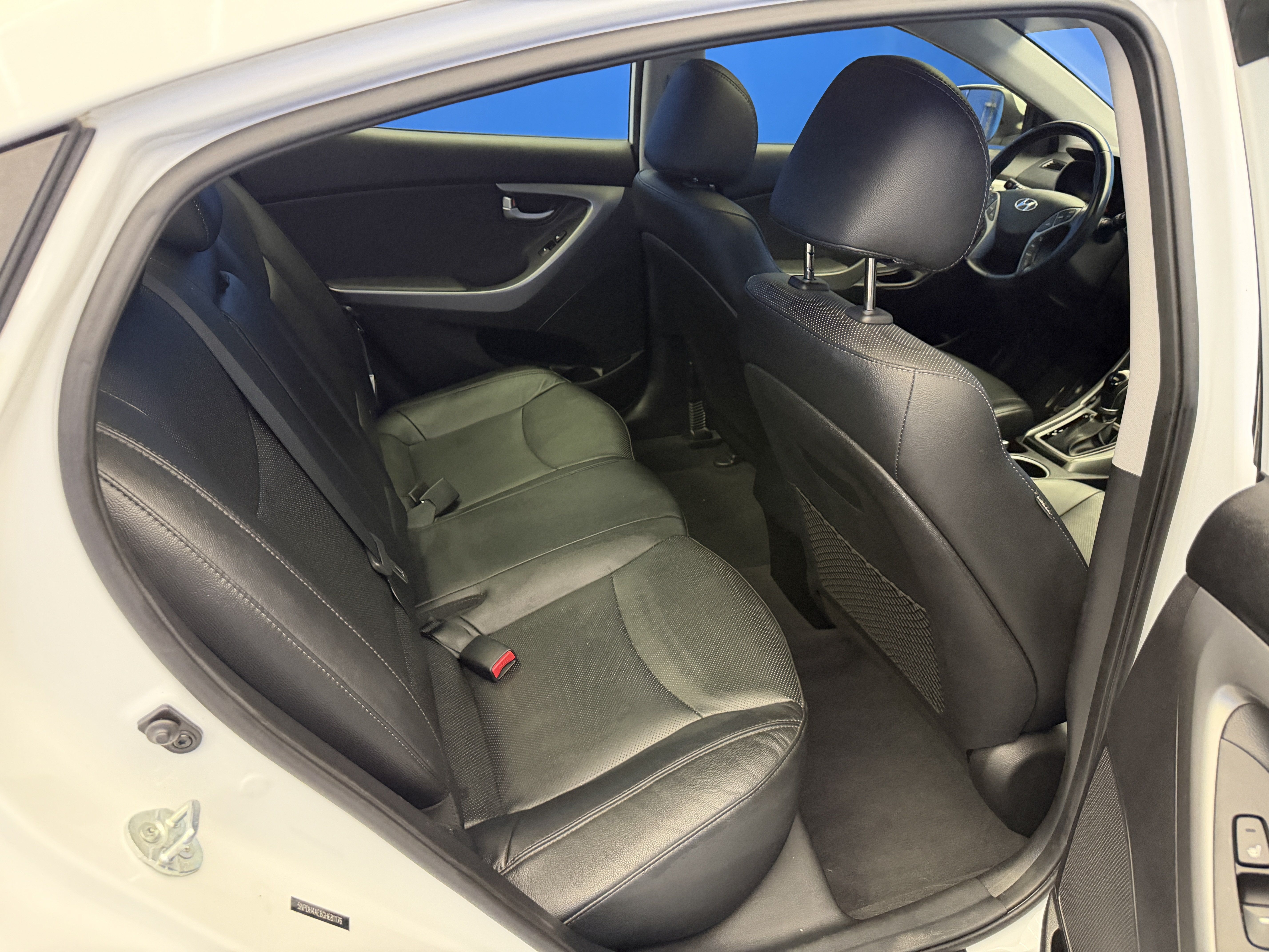 Used 2016 Hyundai Elantra Limited w/ Option Group 04 FWD image 26