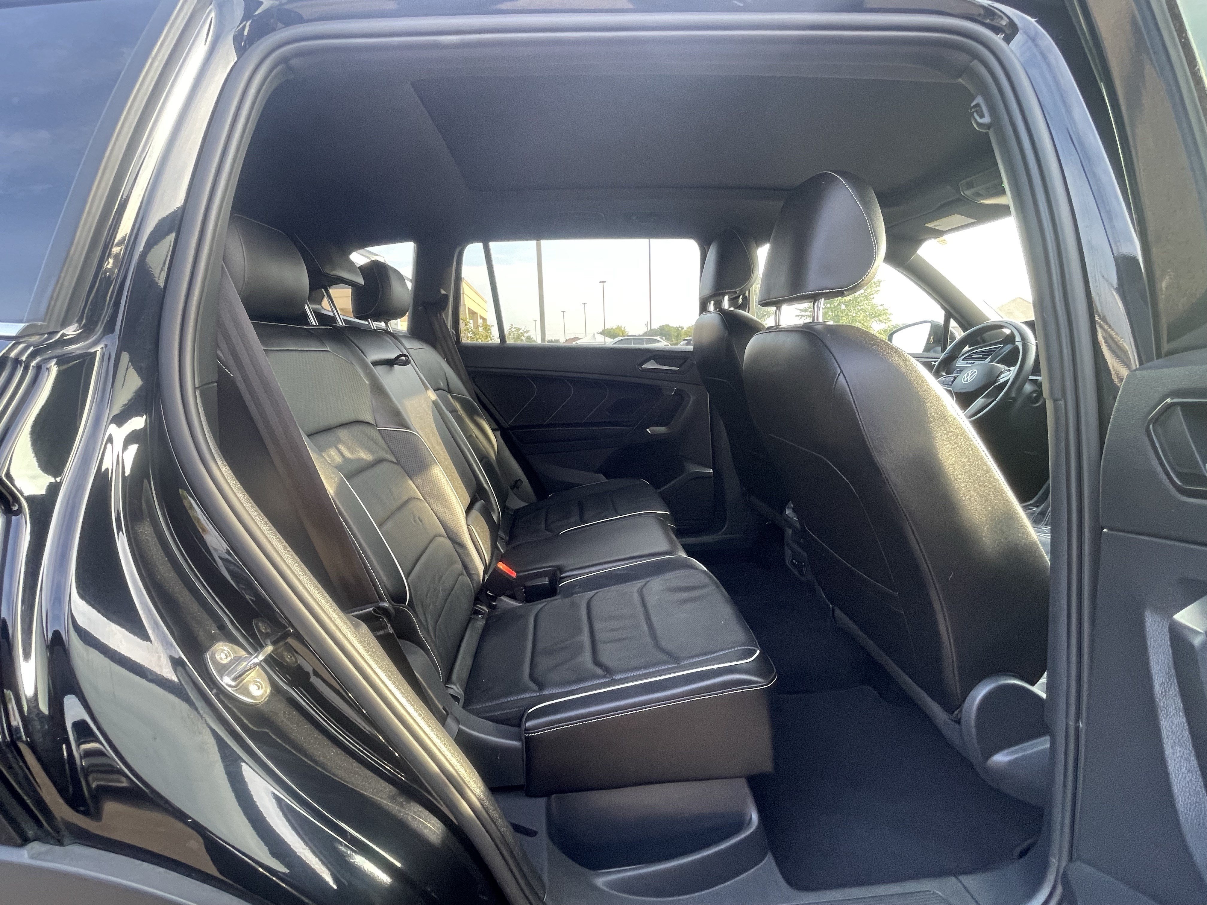 Used 2022 Volkswagen Tiguan SEL R-Line AWD/4WD image 11