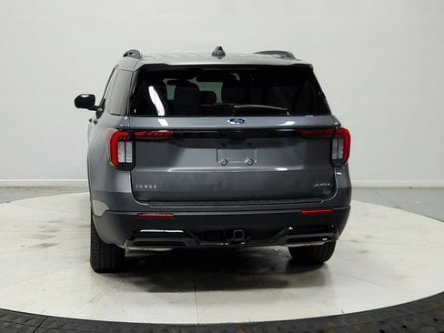 Used 2025 Ford Explorer ST-Line w/ ST-Line Street Pack AWD/4WD image 7