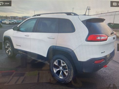 Used 2017 Jeep Cherokee Trailhawk AWD/4WD image 17