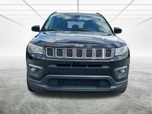 Used 2019 Jeep Compass Latitude image 2