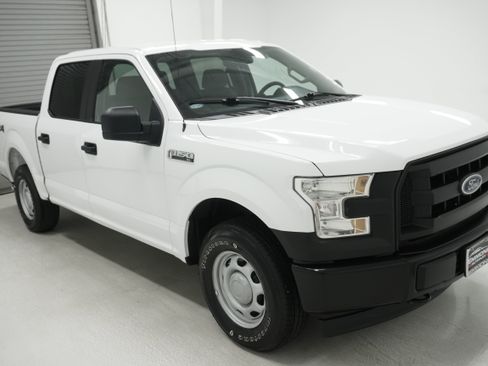Used 2017 Ford F150 XL w/ XL Power Equipment Group AWD/4WD image 3