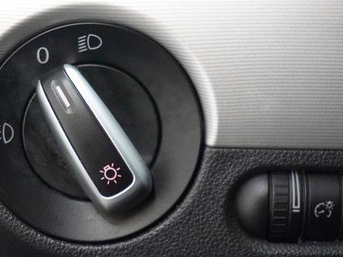 Used 2012 Volkswagen Jetta GLI FWD image 24