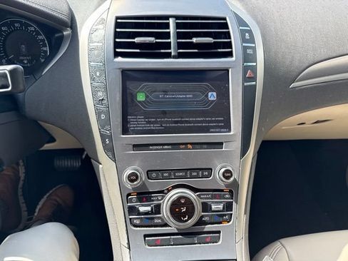 Used 2019 Lincoln MKZ Premiere FWD image 11