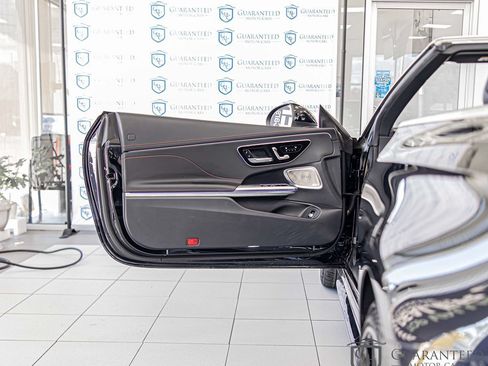 Used 2025 Mercedes-Benz CLE 53 AMG 4MATIC Cabriolet w/ AMG Night Package image 33