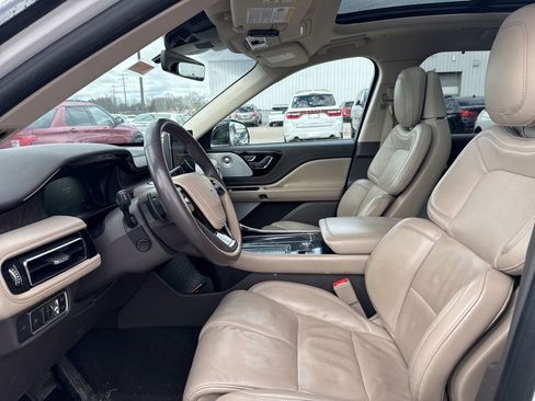 Used 2020 Lincoln Aviator Reserve w/ Equipment Group 202A image 10