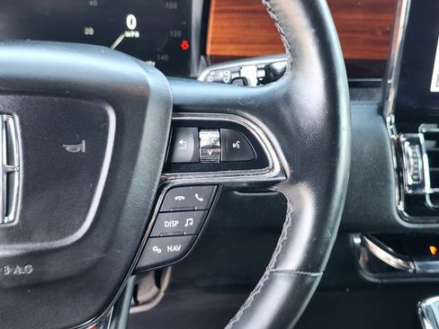Used 2019 Lincoln Navigator L Select AWD/4WD image 32