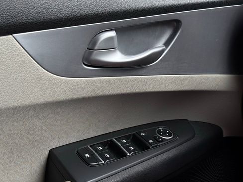Certified 2022 Kia Forte LXS FWD image 17