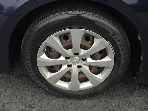 Used 2020 Toyota Corolla LE image 12