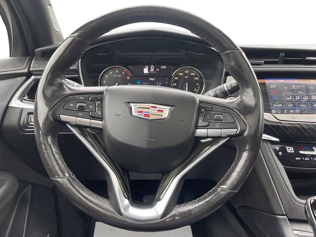 Used 2023 Cadillac XT6 Premium Luxury FWD image 25