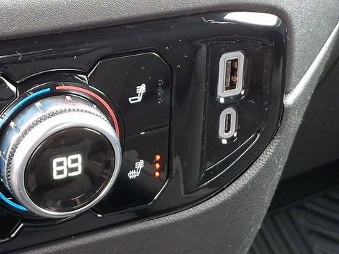 Used 2024 GMC Sierra 1500 Elevation image 28