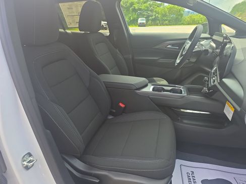 New 2026 Chevrolet Equinox EV LT FWD image 26
