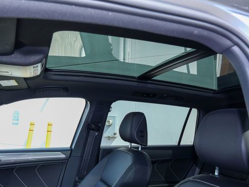 Used 2023 Volkswagen Tiguan SE R-Line image 18