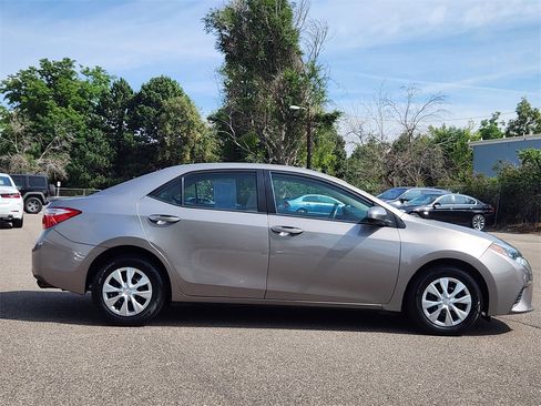 Used 2014 Toyota Corolla LE image 8
