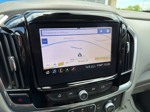 Used 2021 Chevrolet Traverse Premier FWD image 10
