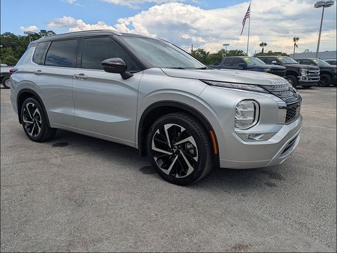 Used 2024 Mitsubishi Outlander SEL FWD image 3