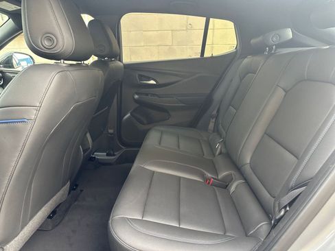 Used 2025 Buick Envista Sport Touring image 23