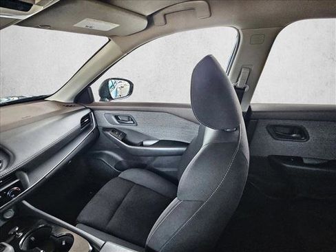 Used 2023 Nissan Rogue S FWD image 5