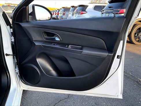 Used 2015 Chevrolet Cruze LT FWD image 18