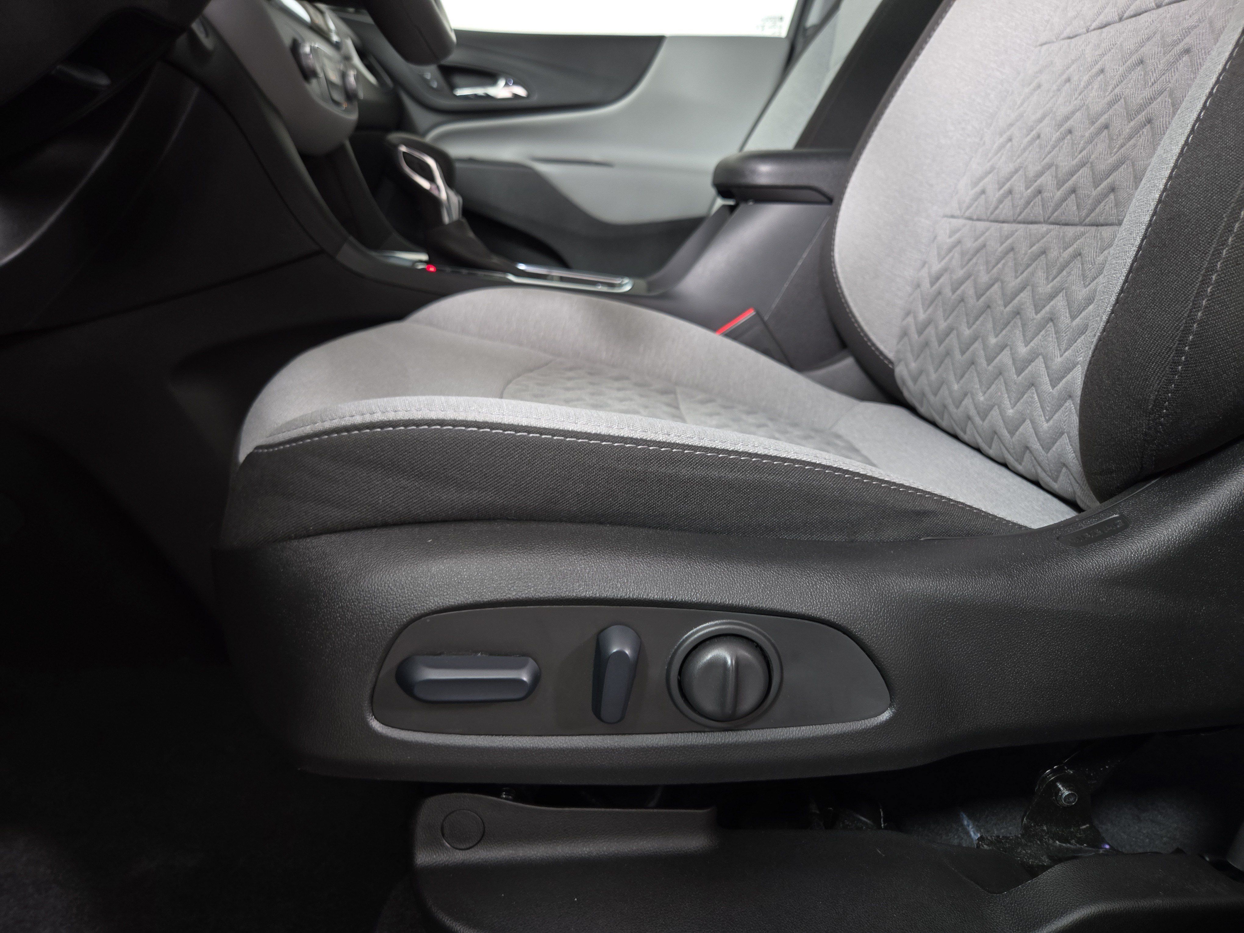 Certified 2024 Chevrolet Equinox LS w/ LS Convenience Package FWD image 29