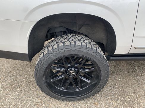 Used 2021 GMC Yukon XL Denali w/ Denali Premium Package image 40