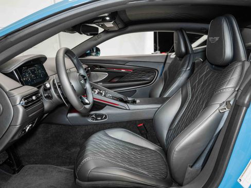 Used 2024 Aston Martin DB12 Coupe image 13