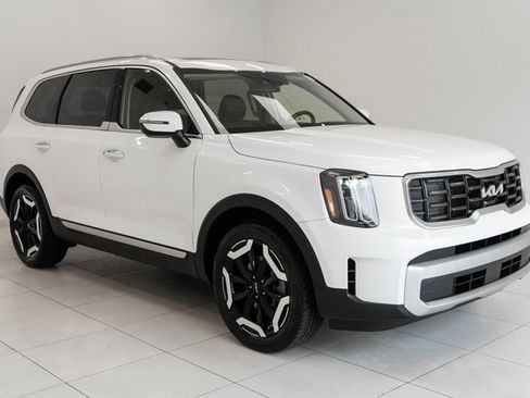 Used 2023 Kia Telluride S w/ S Sunroof Package image 7