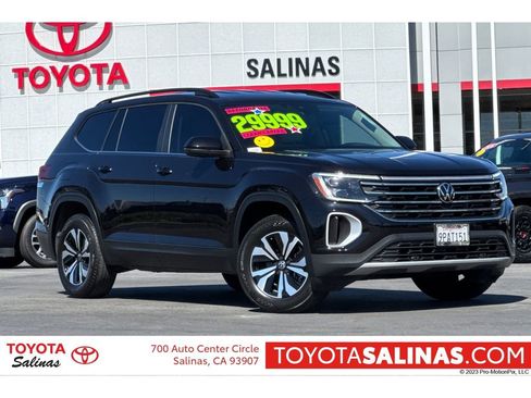 Used 2024 Volkswagen Atlas SE image 1