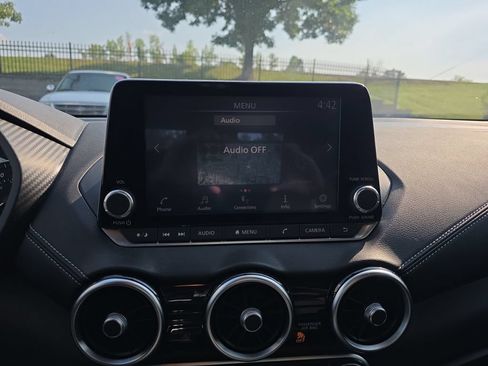 Used 2020 Nissan Sentra SV w/ Electronics Package FWD image 9