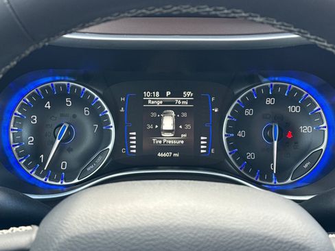 Used 2024 Chrysler Voyager LX image 29