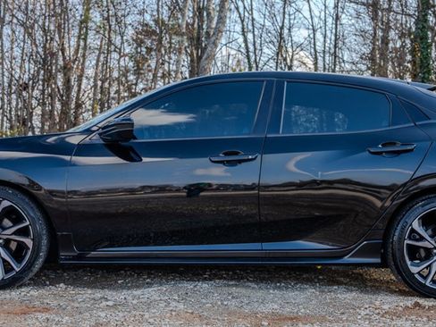 Used 2018 Honda Civic Sport image 2