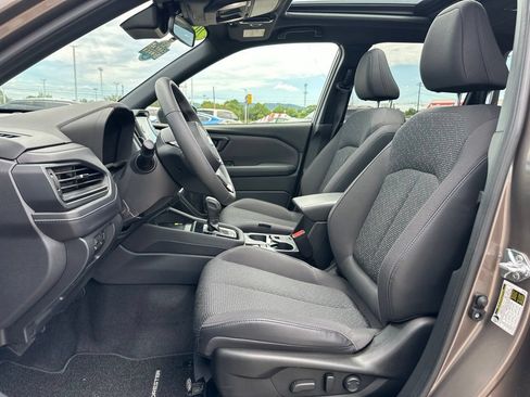 Used 2025 Subaru Forester Premium AWD/4WD image 11