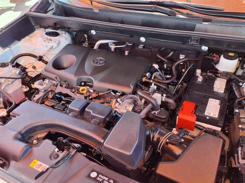 Used 2025 Toyota RAV4 XLE FWD image 8