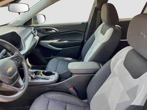 Used 2024 Chevrolet Trax LS FWD image 19