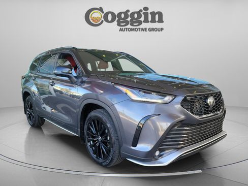 Certified 2025 Toyota Highlander XSE image 8