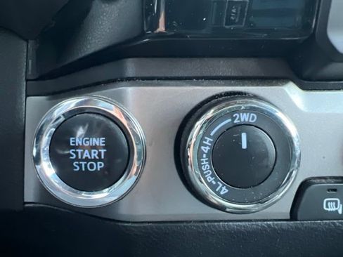 Used 2016 Toyota Tacoma Limited w/ Towing Package AWD/4WD image 20