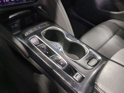 Used 2023 Buick Envision Essence image 37