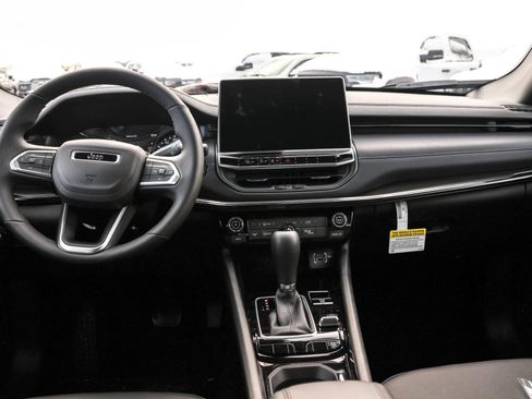 New 2026 Jeep Compass Latitude AWD/4WD image 15