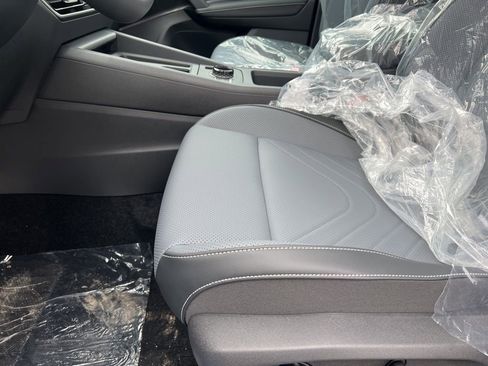 New 2026 Volkswagen Tiguan SE R-Line AWD/4WD image 17