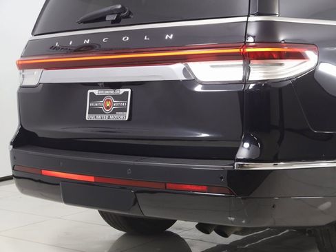 Used 2023 Lincoln Navigator Reserve image 48
