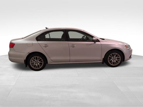 Used 2012 Volkswagen Jetta SE image 3
