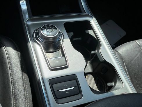 Used 2022 Ford Edge Titanium AWD/4WD image 13
