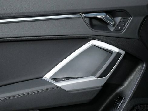 Used 2021 Audi Q3 2.0T Premium Plus w/ Premium Plus Package image 6