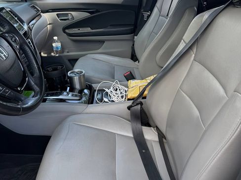 Used 2017 Honda Pilot Touring image 12