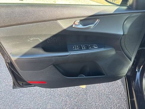 Used 2020 Kia Forte LXS image 19