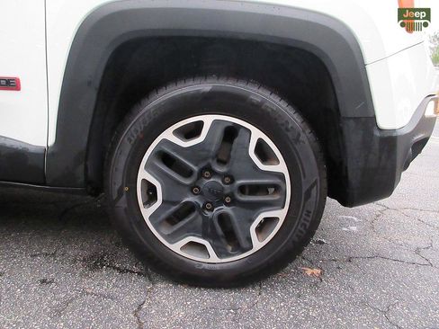 Used 2015 Jeep Renegade Trailhawk w/ Premium Leather Group image 26