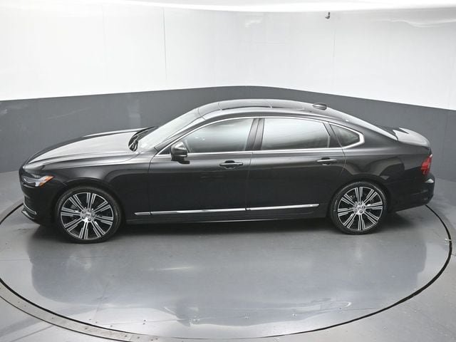 Used 2023 Volvo S90 B6 Plus AWD/4WD image 45